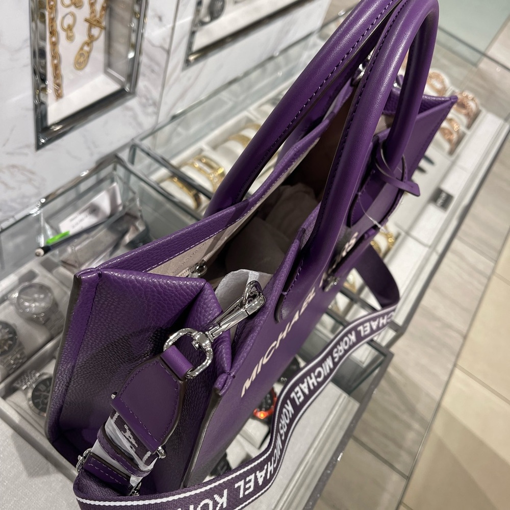 MICHAEL KORS Mirella Medium Pebbled Leather Tote Bag
Dark Purple
NWT - Picture 15 of 16